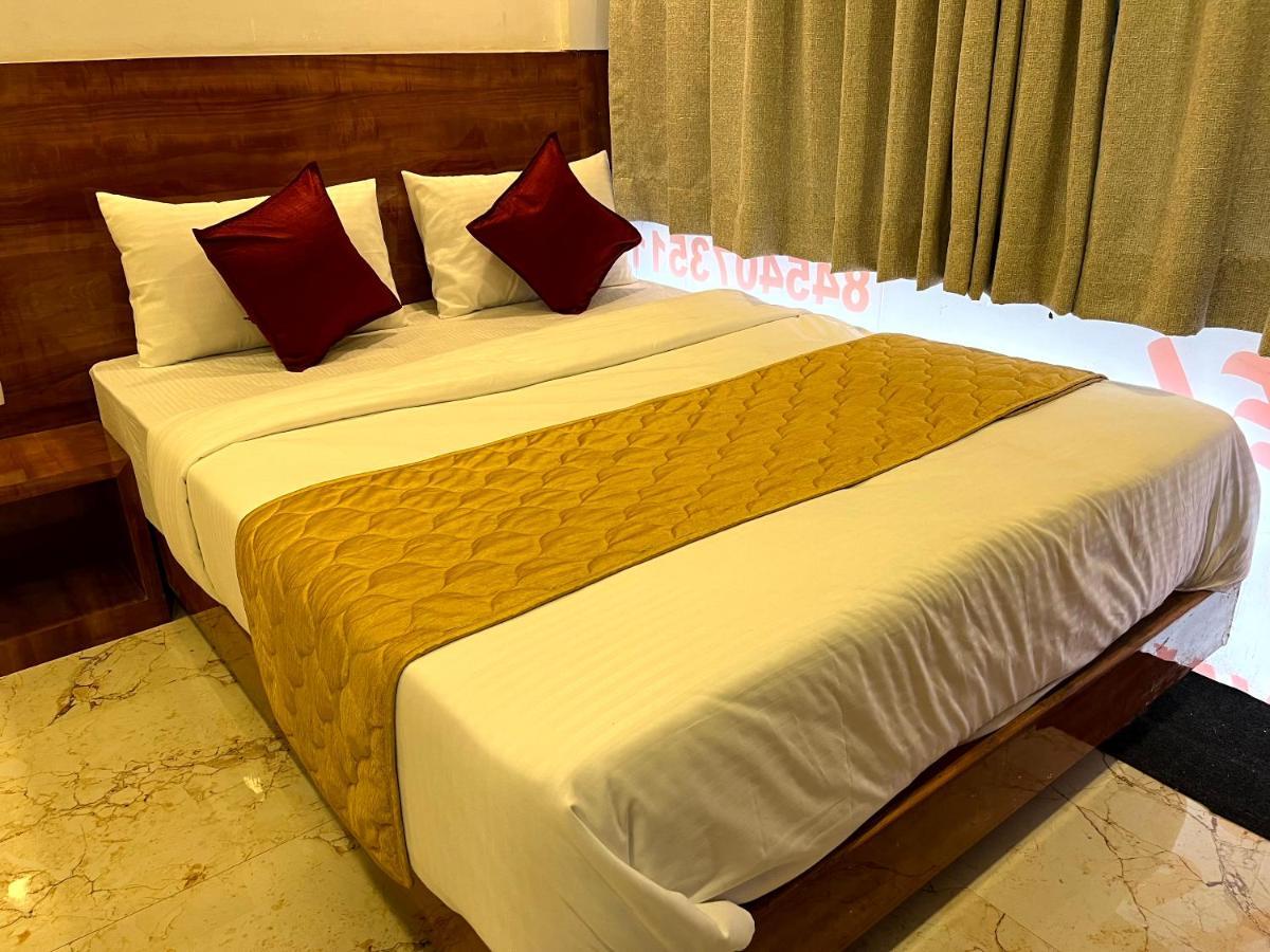 Hotel Delmond Prime- Near Nesco مومباي المظهر الخارجي الصورة