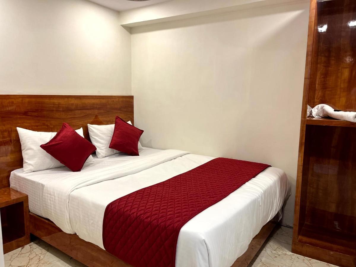 Hotel Delmond Prime- Near Nesco مومباي المظهر الخارجي الصورة