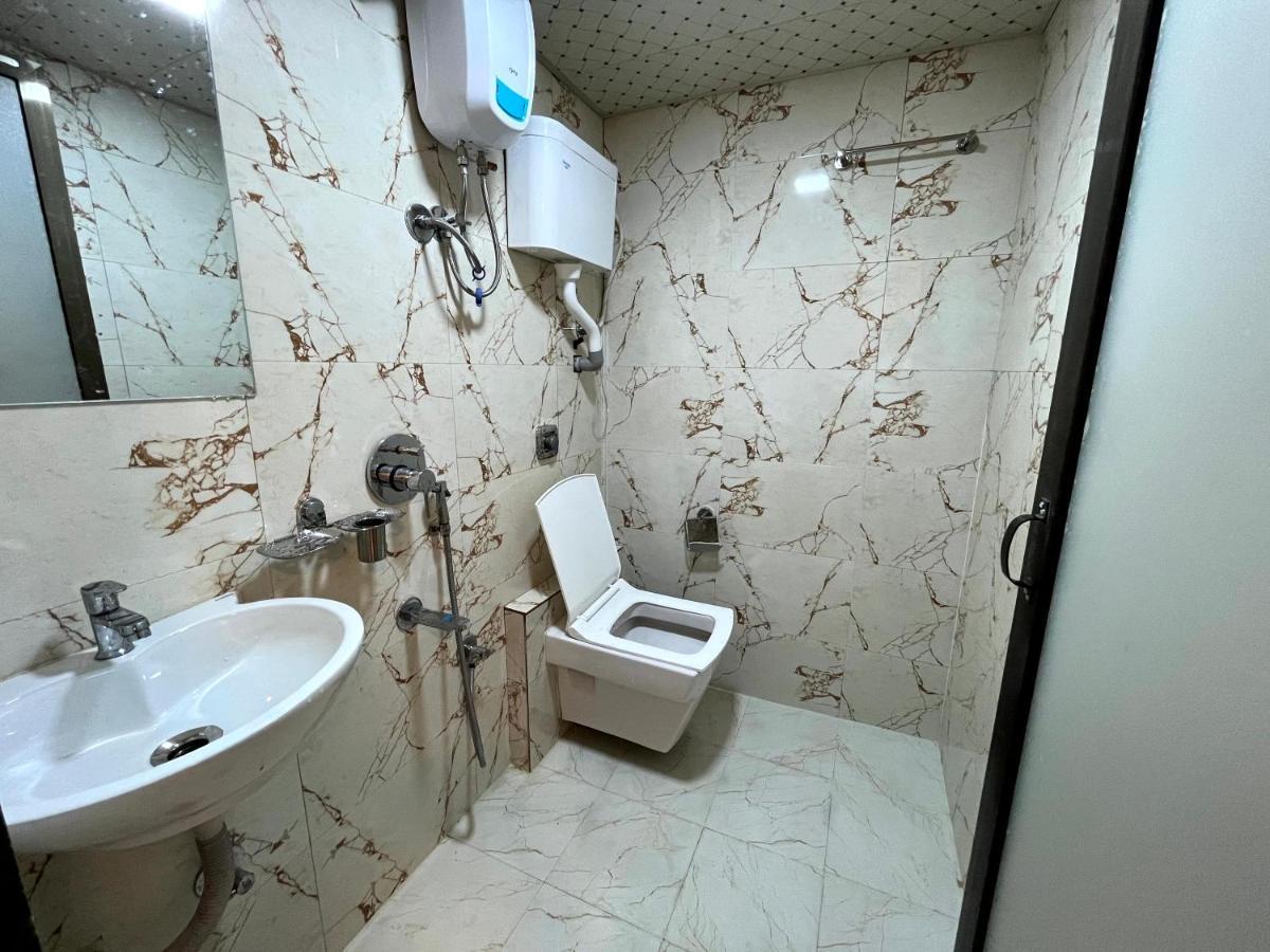 Hotel Delmond Prime- Near Nesco مومباي المظهر الخارجي الصورة
